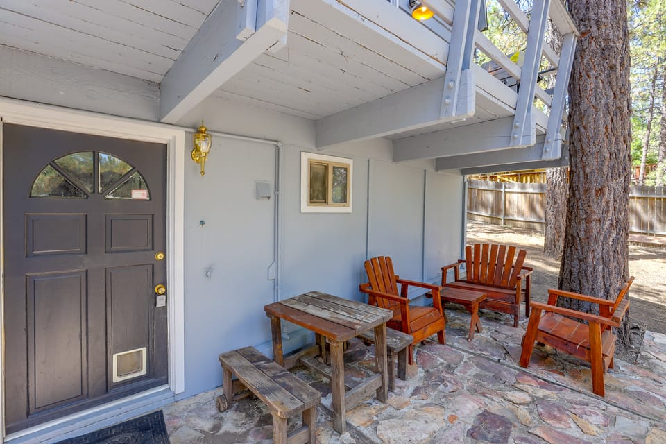 1 Mi to Snow Play! 4-Season Big Bear Escape House in Big Bear