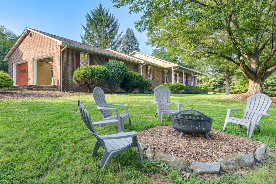 Cozy Highland Cow Retreat - 4 Mi to JMU House in Harrisonburg