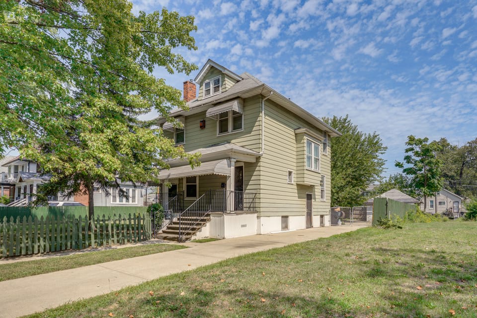 3 Mi to Belle Isle: Spacious Home w/ Yard House in Detroit