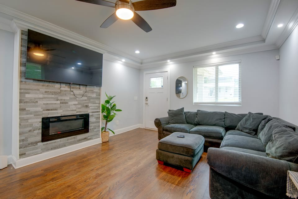 < 1 Mi to MARTA! Extended Getaway 3 Mi to Dtwn House in Atlanta