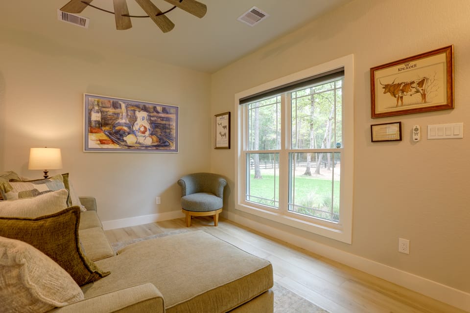 Piney Woods Retreat w/ Sauna, Fire Pit & Games House in Texas