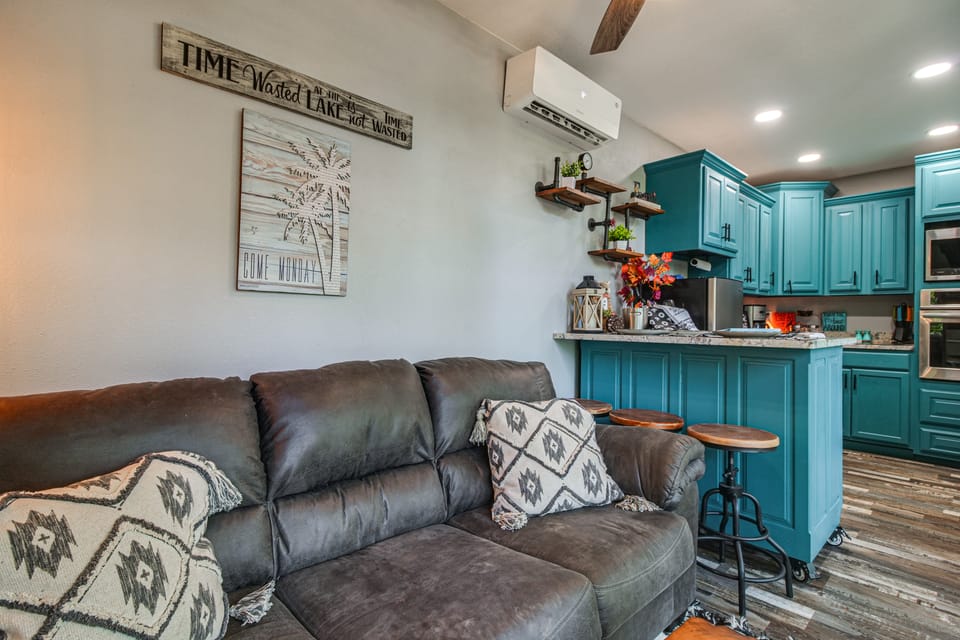Peekabo Lake Views! Cabin Tiny Home w/ Fire Pit House in Lake O The Cherokees