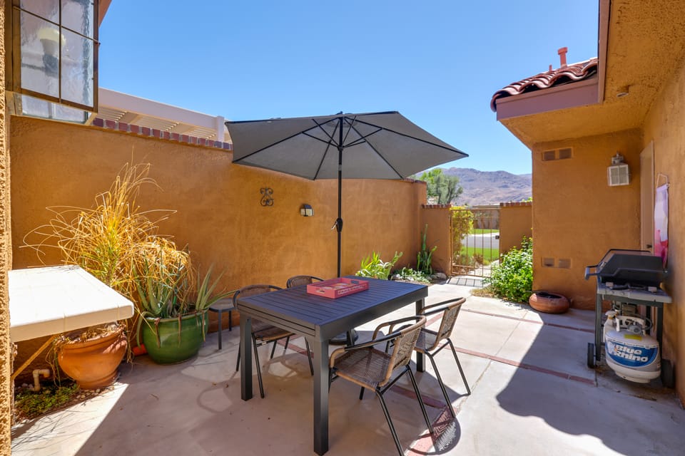 Sunrise Country Club Condo w/ Pool & Tennis Apartment in Rancho Mirage