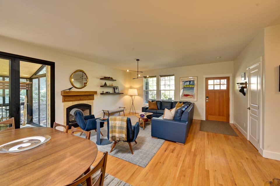 Remote Work Ready! Quiet Extended Stay in Bend House in Bend