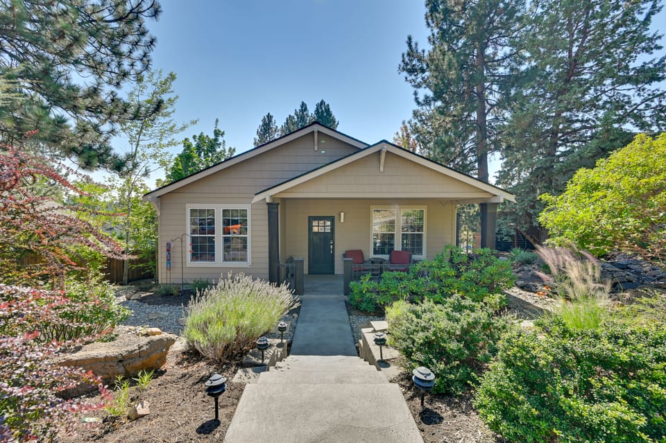 Remote Work Ready! Quiet Extended Stay in Bend House in Bend