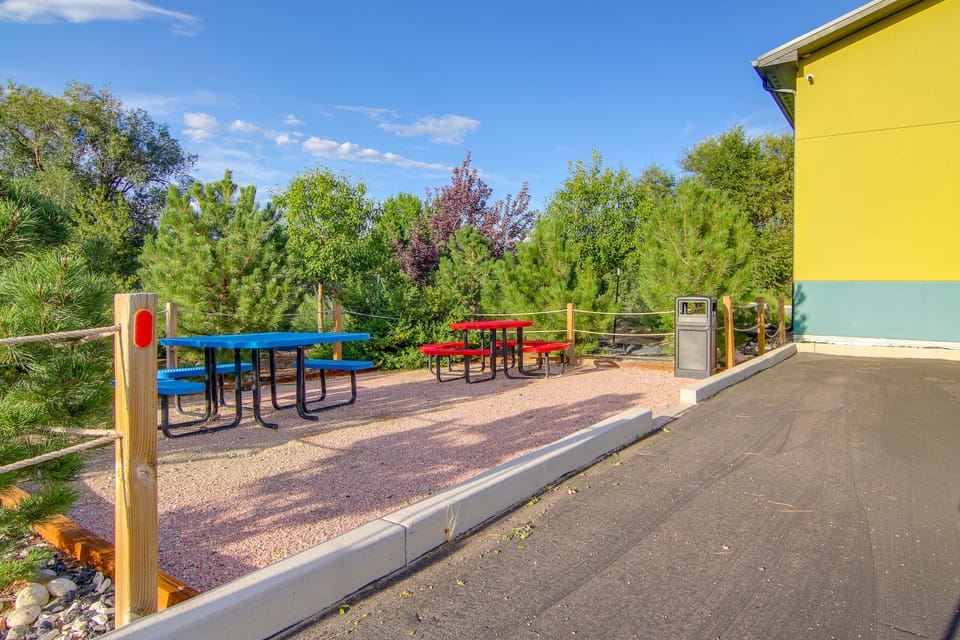 Royal Gorge Gateway: Cañon City w/ King Bed! Apartment in Canon City