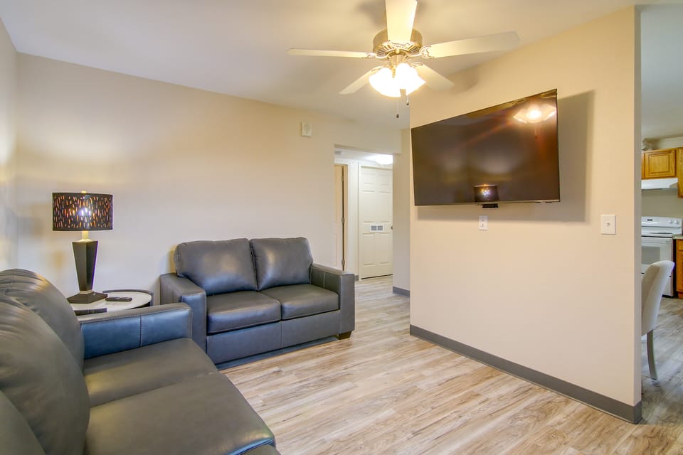 Royal Gorge Gateway: Cañon City w/ King Bed! Apartment in Canon City