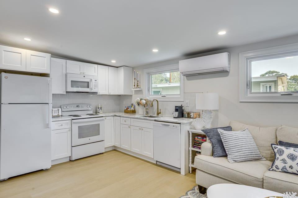 Sun, Surf & Seafood: York Home 2 Blocks to Beach House in York Beach