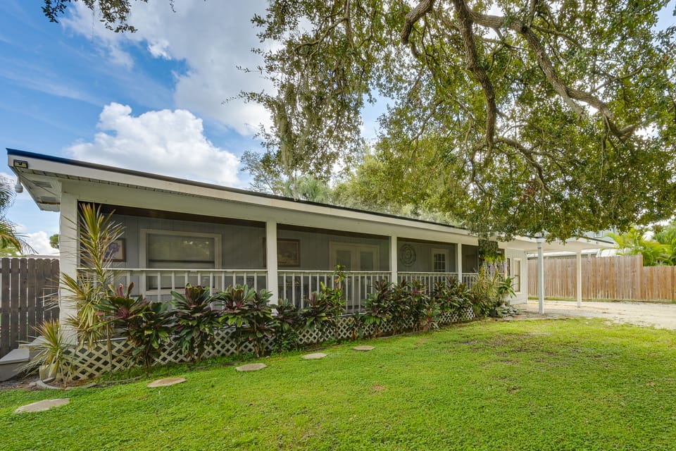 4 Mi to Dtwn! Studio w/ Screened Porch in Sarasota Apartment in Sarasota