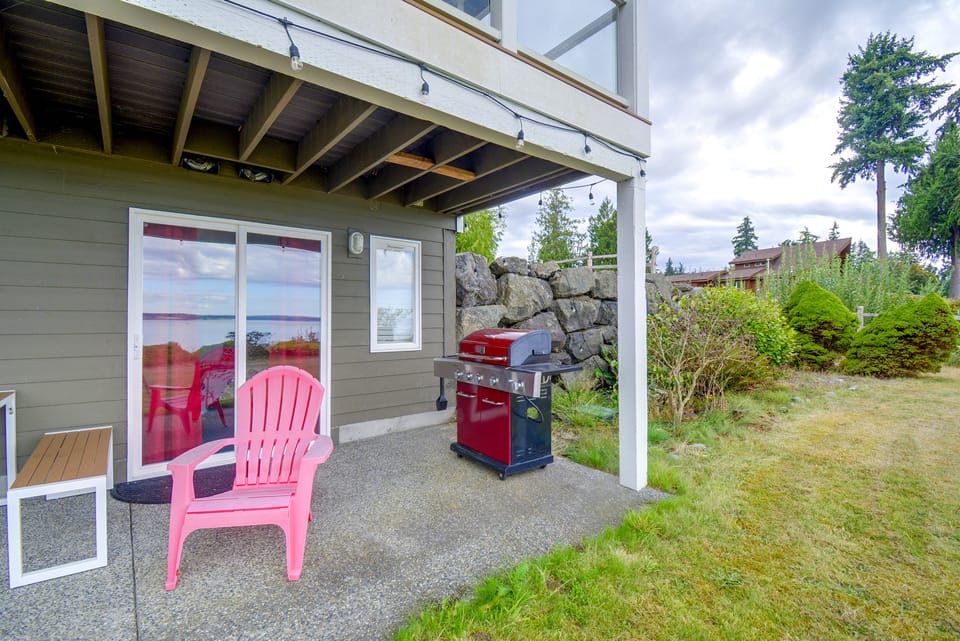 Sound View, Hot Tub Access! Kitsap Peninsula Stay Apartment in Hansville
