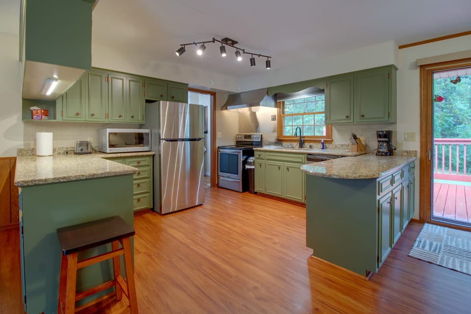1/2 Mi to Bull Shoals Lake! Family-Friendly Home House in Lakeview