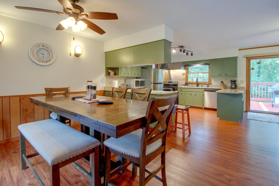 1/2 Mi to Bull Shoals Lake! Family-Friendly Home House in Lakeview