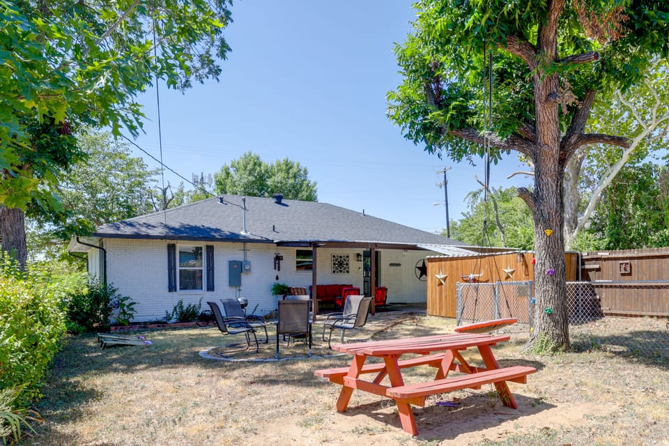 Recently Remodeled Dtwn Frisco Home w/ Yard! House in Frisco