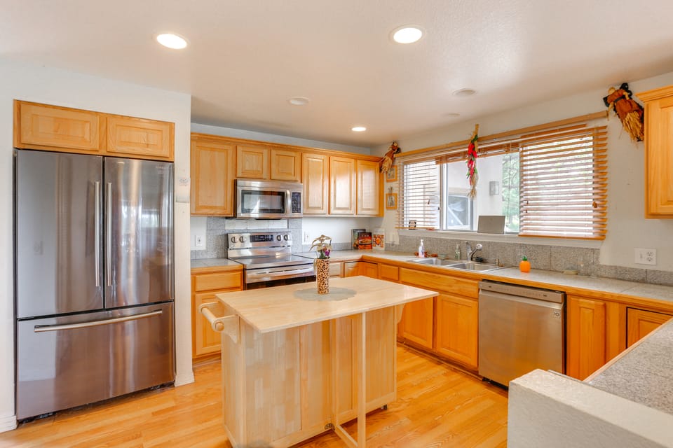 Families w/ Pets! Mtn-View Parker Home Near Golf House in Colorado
