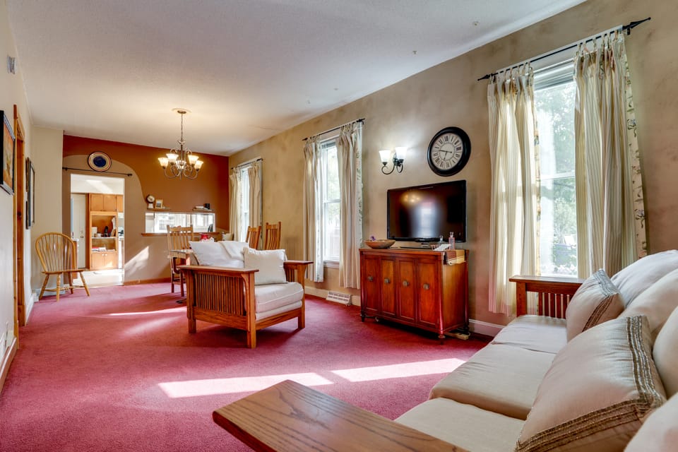 4BR Saint Paul Home w/ Private Patio House in Payne-Phalen