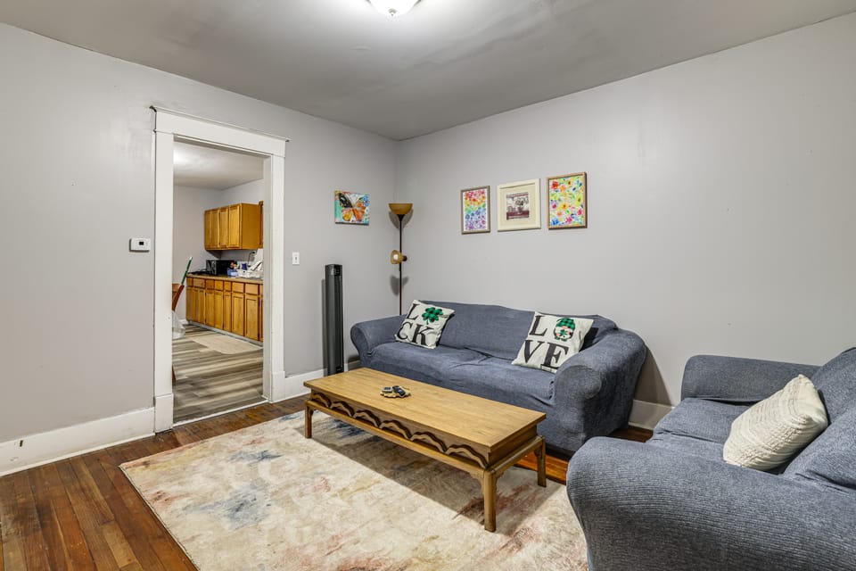 2 Mi to State Park! Cozy Apt Near Niagara Falls House in Niagara Falls
