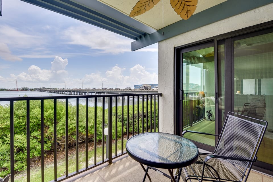 Steps to Sand! Extended Bradenton Beach Getaway Apartment in Bradenton Beach