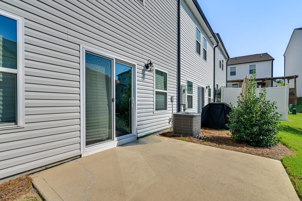 New-Build Townhome Near Speedway & UNCC Apartment in Concord