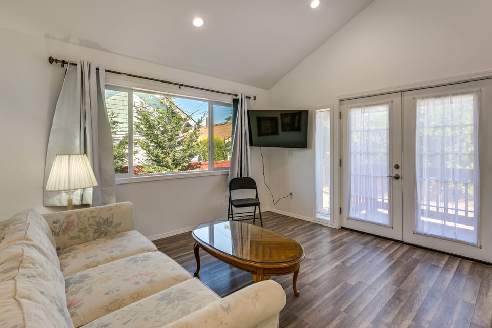 Quiet South Tacoma Stay Near Shops, Sound & Parks! House in Tacoma