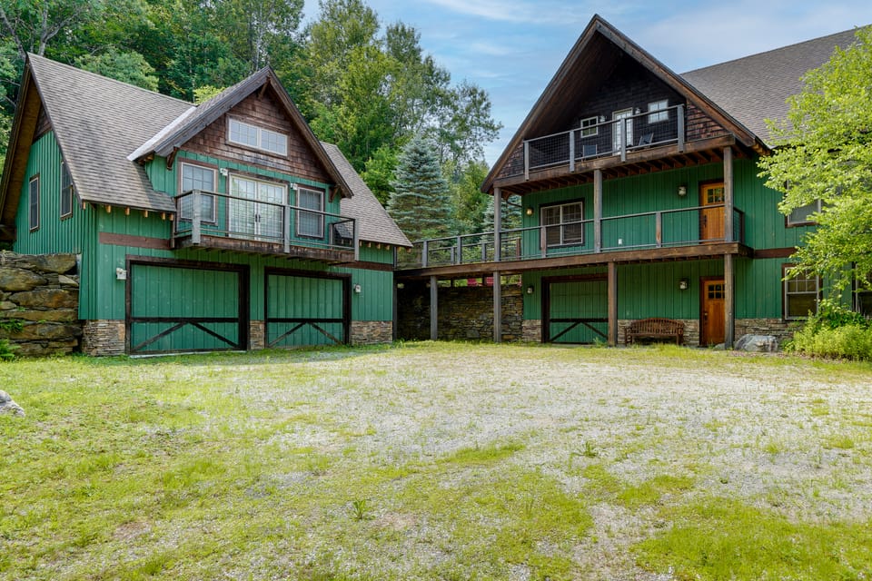 Great for Groups! Spacious Extended Stay in Ludlow House in Vermont