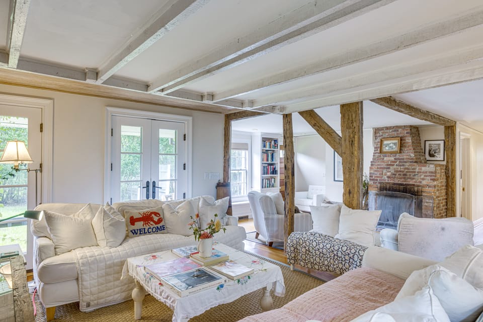 Hamptons Escape w/ Pool! 3 Mi to Beaches House in Bridgehampton