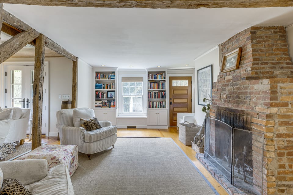 Hamptons Escape w/ Pool! 3 Mi to Beaches House in Bridgehampton