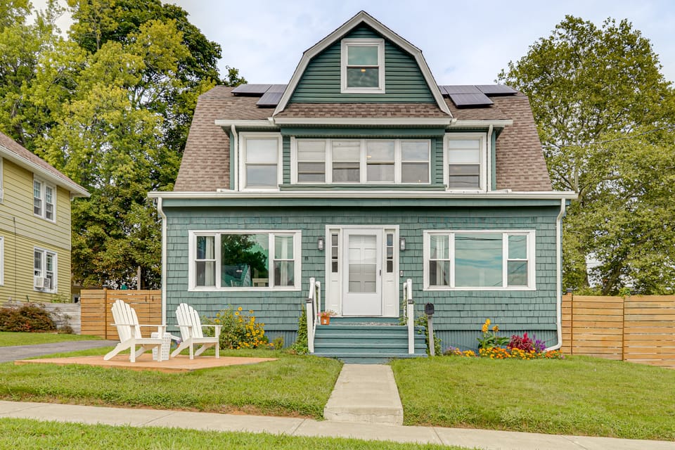 Stroll to Shore, Hot Tub! West Haven Extended Stay House in West Haven