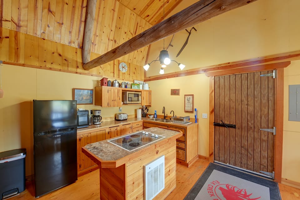 Montana Ranch Escape: Cabin w/ Grill + Patio House in Montana