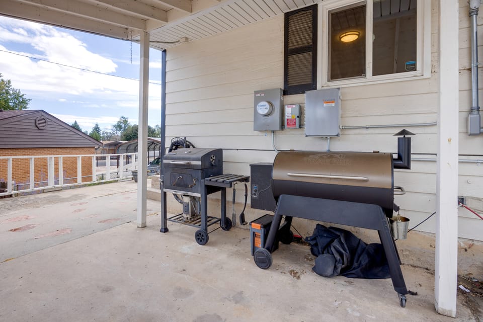 Walk to Prospect Lake! Quiet Home w/ Porch House in Colorado Springs