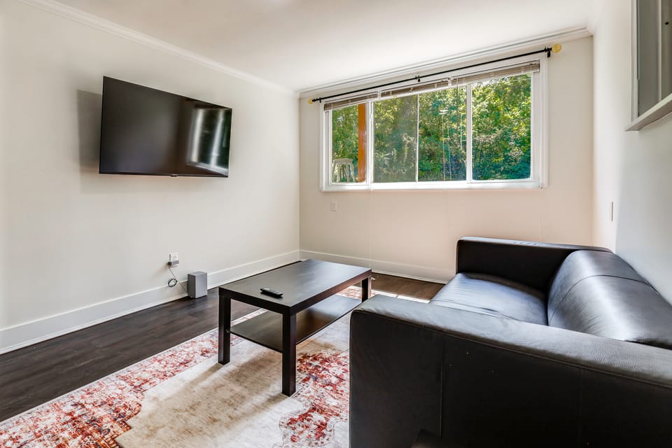 Cincinnati-Area Condo: Near Shops & Dining Apartment in Ohio