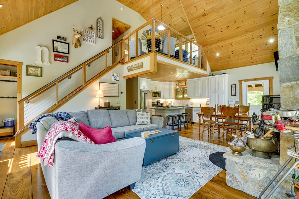 Vermont Cabin Escape | Okemo, Hiking & Fireplace House in Cavendish