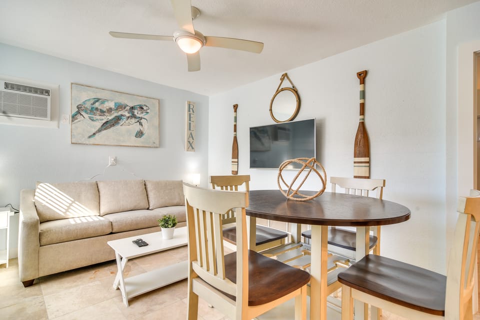 3-Unit Group Getaway! Steps to Indian Rocks Beach House in Indian Rocks Beach
