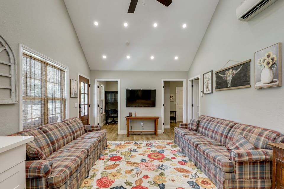 Boutique Retreat Minutes From Round Top! House in Texas
