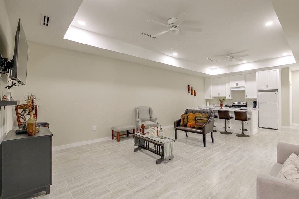 Brownsville Home: 9 Mi to Downtown! House in Brownsville