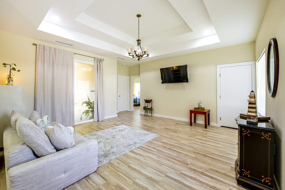 Single Home: SpaceX, Hwy 511 & Beaches House in Brownsville