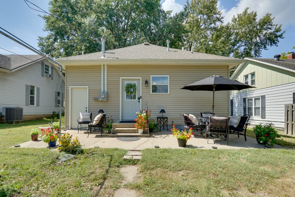 'Olive & Oak' Mid-Century Sedalia Home w/ Patio House in Missouri
