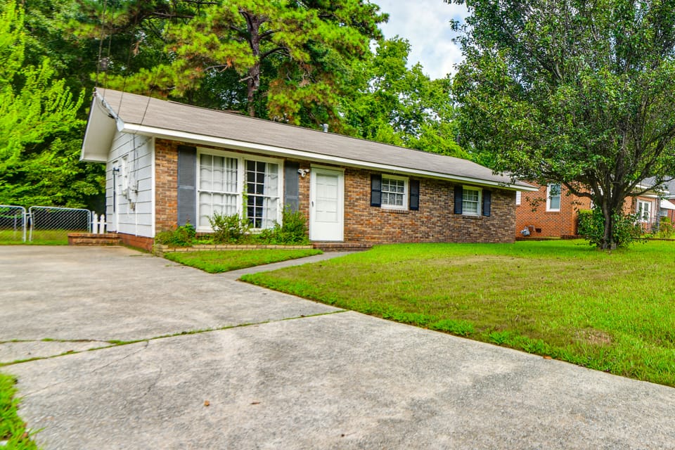 2 Mi to CSU, Lake Oliver & Airport! Home w/ Yard House in Phenix City