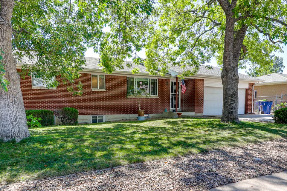 8 Mi to Red Rocks! Quiet Home w/ Patio & Yard House in Lakewood