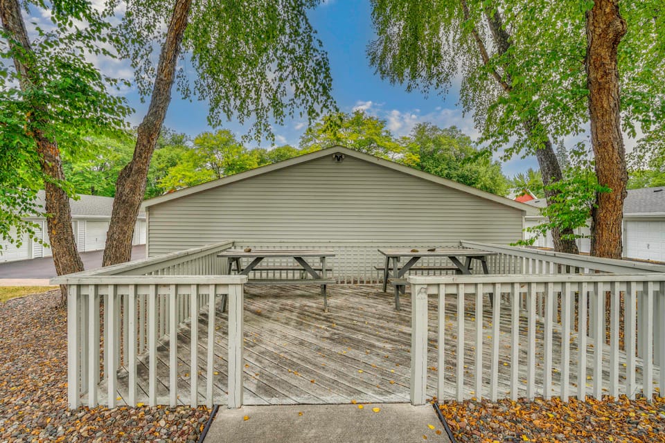 Idyllic Gem Near Minnehaha Falls! Apartment in Minneapolis