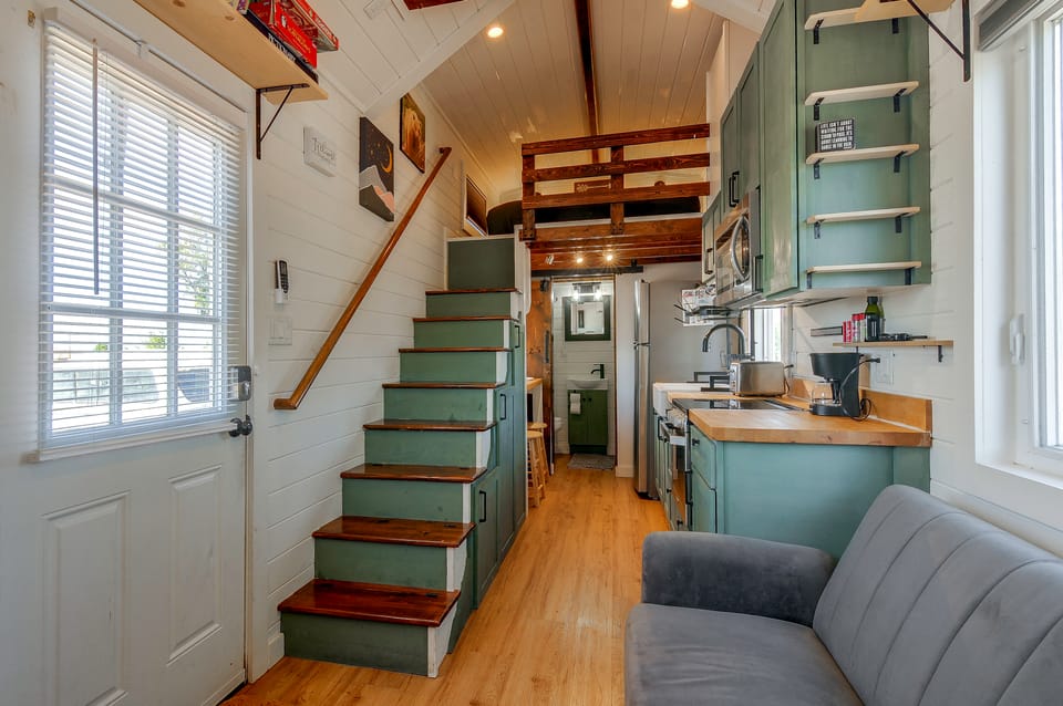 30 Mi to Zion! Mtn-View Tiny Home Escape Apartment in Kanab