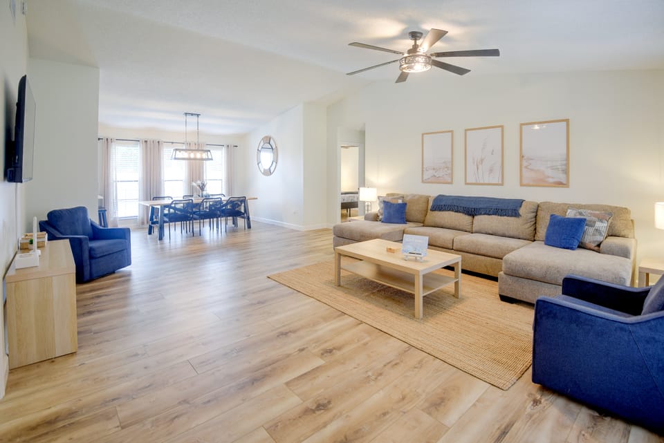 8 Mi to New Smyrna Beach! Home w/ Poolside Oasis House in Edgewater
