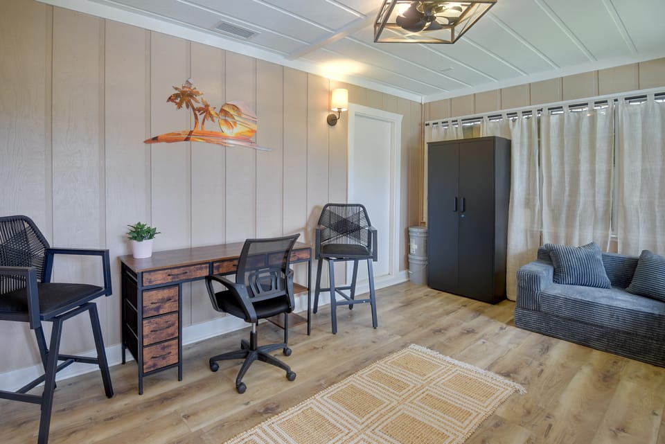8 Mi to New Smyrna Beach! Home w/ Poolside Oasis House in Edgewater