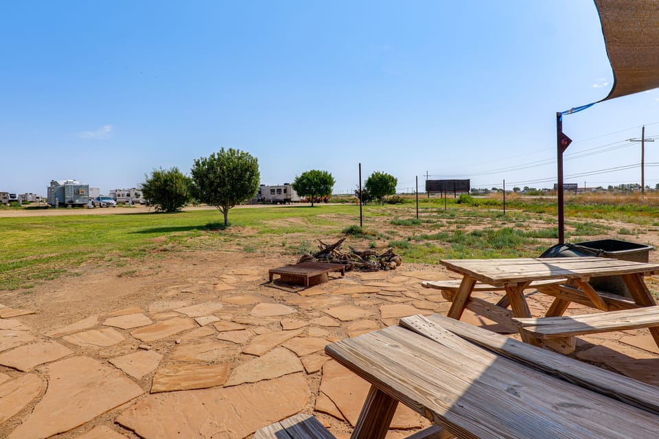 Hot Tub, Picnic Area: RV Stay in Carlsbad Apartment in Carlsbad