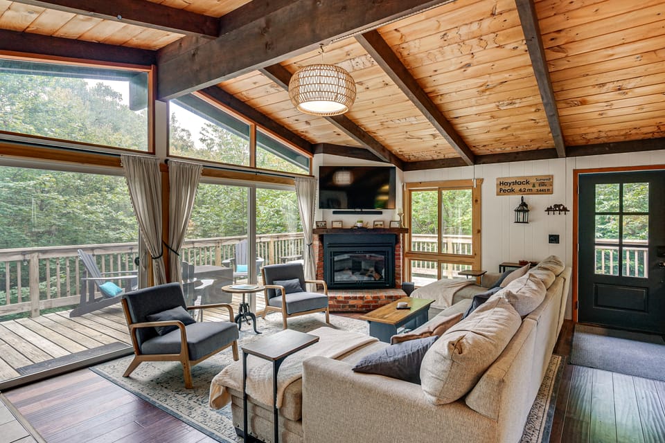 Great for Groups! Wilmington Gem w/ Game Room House in Wilmington