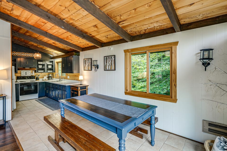 Great for Groups! Wilmington Gem w/ Game Room House in Wilmington