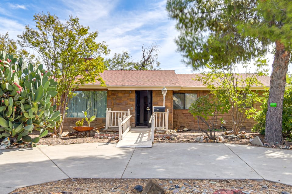 Orland Home w/ Pool! Near Park, Tennis & Dtwn House in California