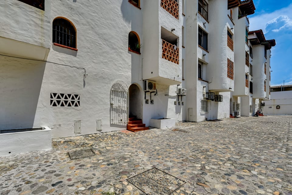 Walk Everywhere! Central Puerto Vallarta Condo Apartment in Puerto Vallarta