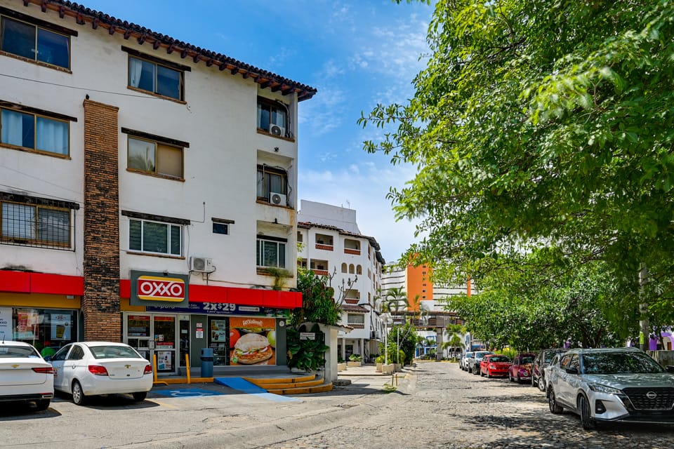 Walk Everywhere! Central Puerto Vallarta Condo Apartment in Puerto Vallarta