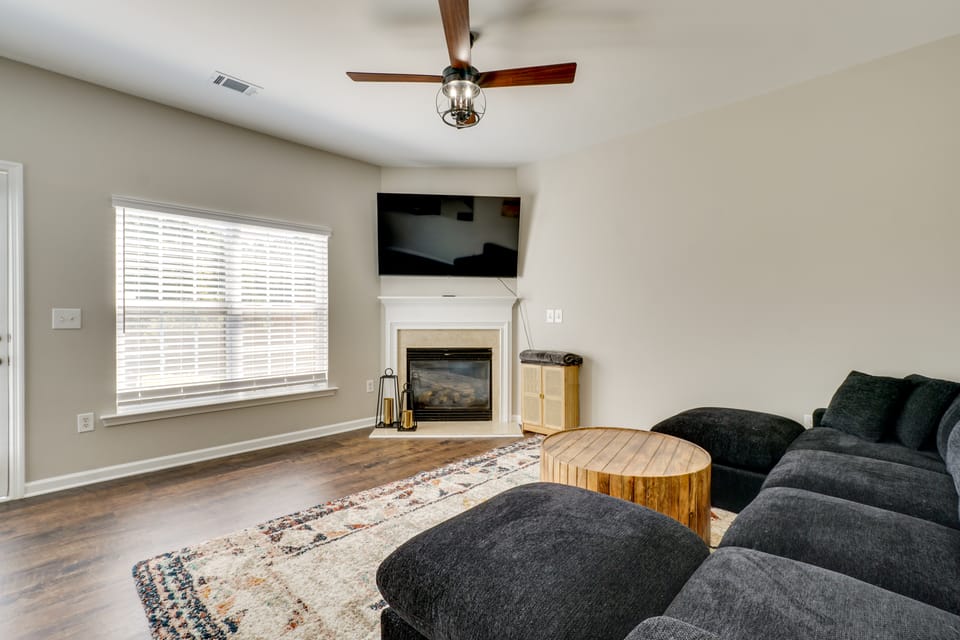 Walk to BridgeWay Station! Home w/ Pool Access House in South Carolina