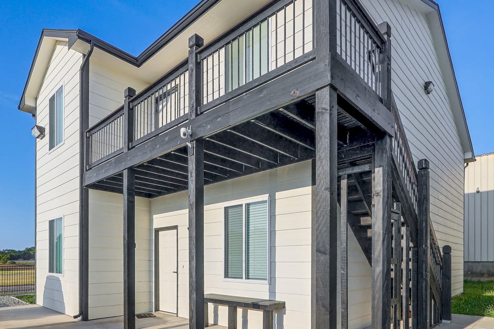 Stay Awhile! Convenient East Wichita Retreat Apartment in Wichita